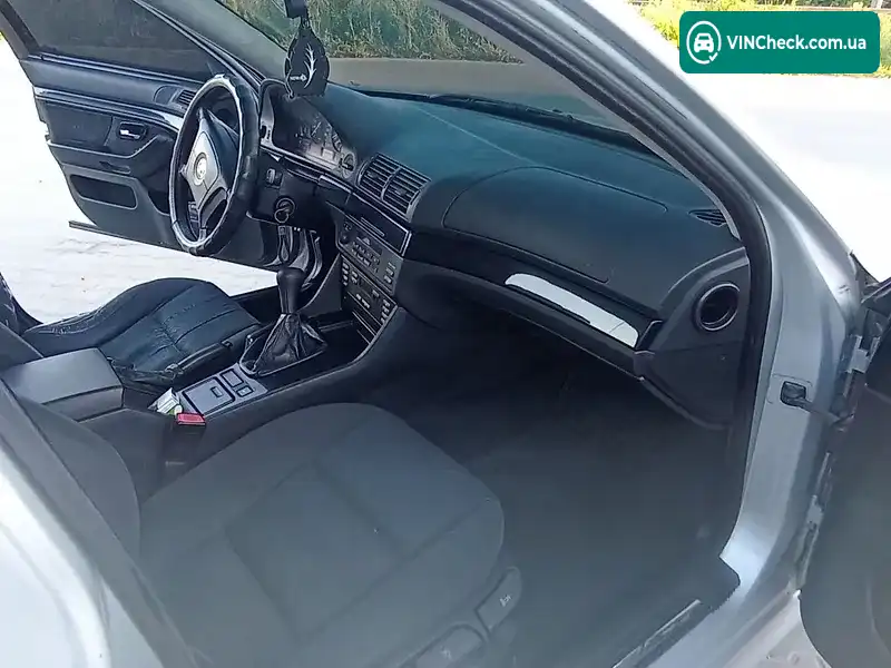 BMW 5 Series 1999, фото з оголошення 2 з 17, VIN WBADF71000BS63579