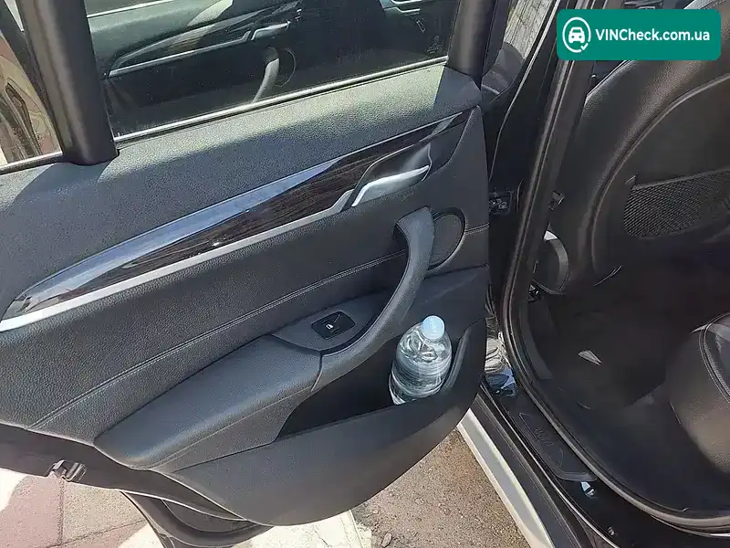 BMW X1 2017, фото з оголошення 2 з 17, VIN WBXHT3Z3XH4A56949