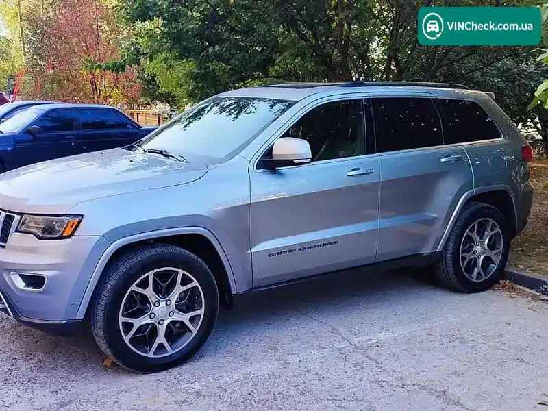 Jeep Grand Cherokee 2017, фото з оголошення 1 з 9, VIN 1C4RJFBG3JC129819