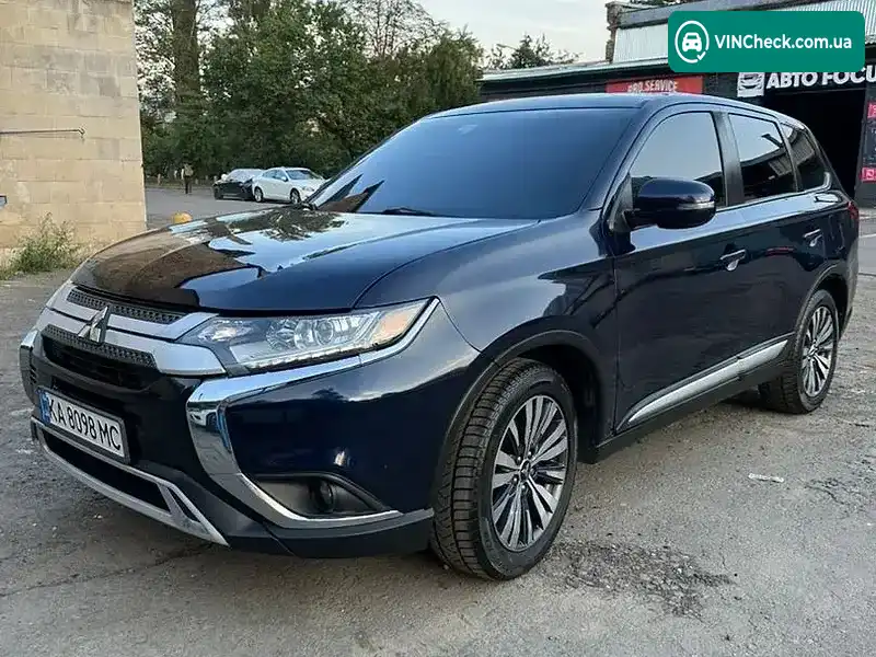 Mitsubishi Outlander 2020, фото з оголошення 1 з 20, VIN JA4AD3A38LZ046298