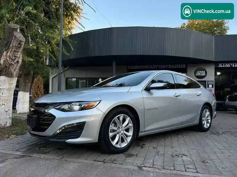 Chevrolet Malibu 2019, фото з оголошення 2 з 21, VIN 1G1ZD5ST9KF218981