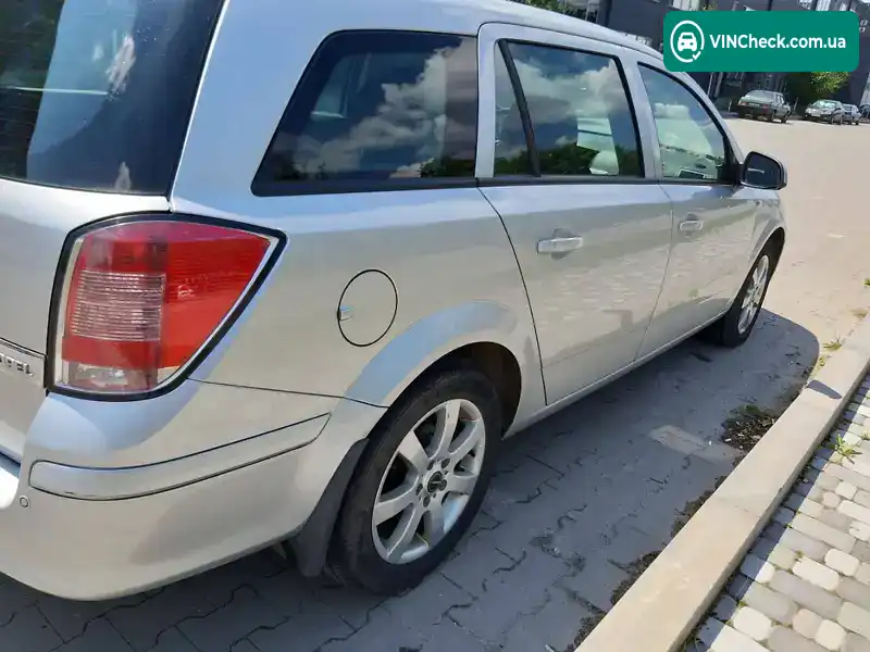 Opel Astra 2013, фото з оголошення 2 з 8, VIN W0L0AHL35D2044808