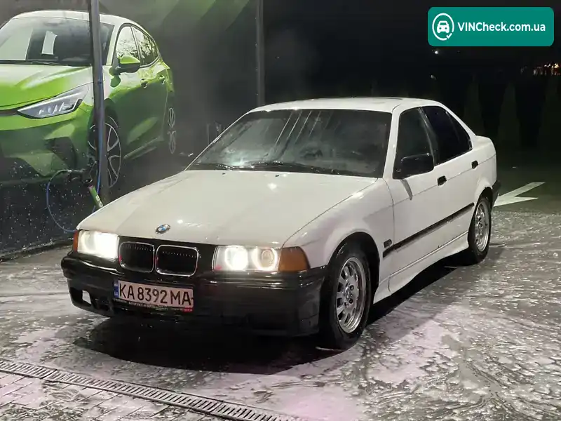 BMW 3 Series 1994, фото з оголошення 1 з 9, VIN WBACA71000FL41460