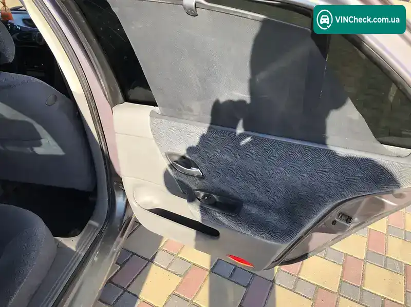 Renault Laguna 2001, фото з оголошення 2 з 20, VIN VF1BG0G0625091687