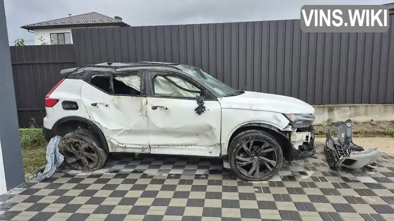 Volvo XC40 2018, фото з оголошення 1 з 13, VIN YV4AC2HM1K2090648