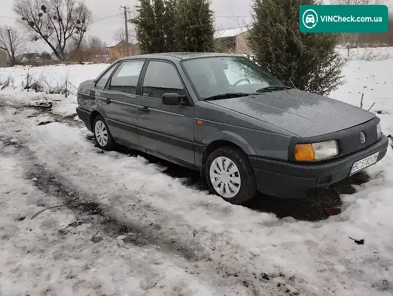 Volkswagen Passat 1990, фото з оголошення 2 з 7, VIN WVWZZZ31ZLB135201
