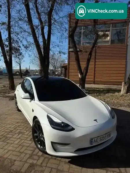 Tesla Model 3 2019, фото з оголошення 1 з 13, VIN 5YJ3E1EB5KF513182