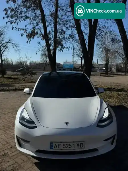 Tesla Model 3 2019, фото з оголошення 2 з 13, VIN 5YJ3E1EB5KF513182