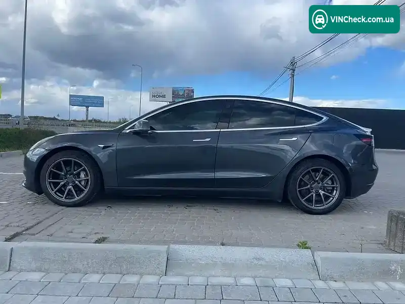 Tesla Model 3 2018, фото з оголошення 1 з 14, VIN 5YJ3E1EB7JF119536