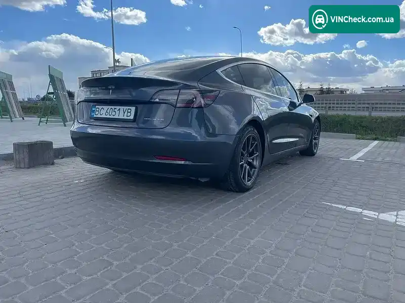 Tesla Model 3 2018, фото з оголошення 2 з 14, VIN 5YJ3E1EB7JF119536