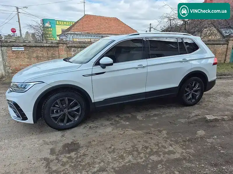 Volkswagen Tiguan 2022, фото з оголошення 2 з 20, VIN 3VV3B7AX6NM108799