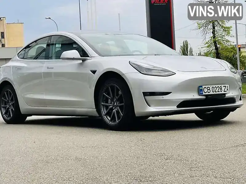 Tesla Model 3 2018, фото з оголошення 2 з 19, VIN 5YJ3E1EAXJF004128