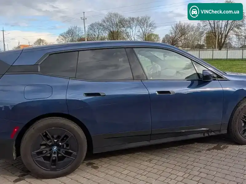 BMW iX 2023, фото з оголошення 2 з 21, VIN WB523CF01RCP39622