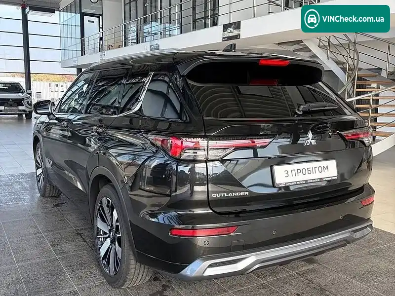 Mitsubishi Outlander 2026, фото з оголошення 2 з 11, VIN JMBXTGM4WTZ000118