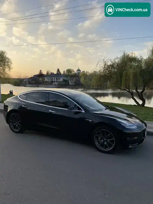 Tesla Model 3 2019, фото з оголошення 2 з 21, VIN 5YJ3E1EB9KF432265