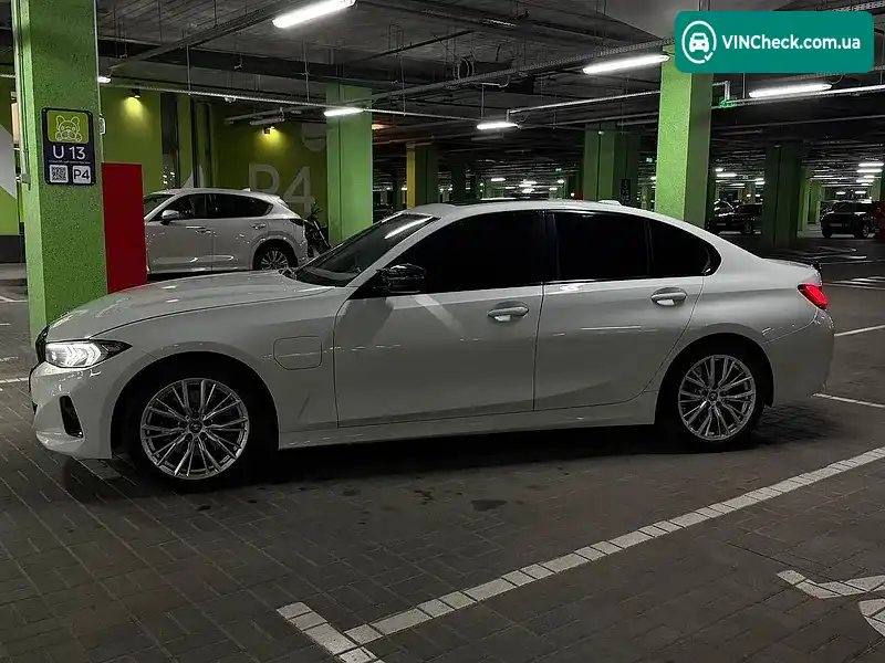 BMW 3 Series 2023, фото з оголошення 2 з 13, VIN 3MW39FF03R8D97474