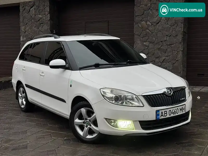 Skoda Fabia 2011, фото з оголошення 1 з 18, VIN TMBJK65J6C3078806
