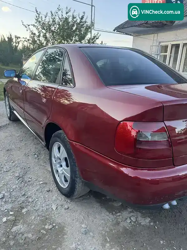 Audi A4 1998, фото з оголошення 1 з 6, VIN WAUZZZ8DZWA178021