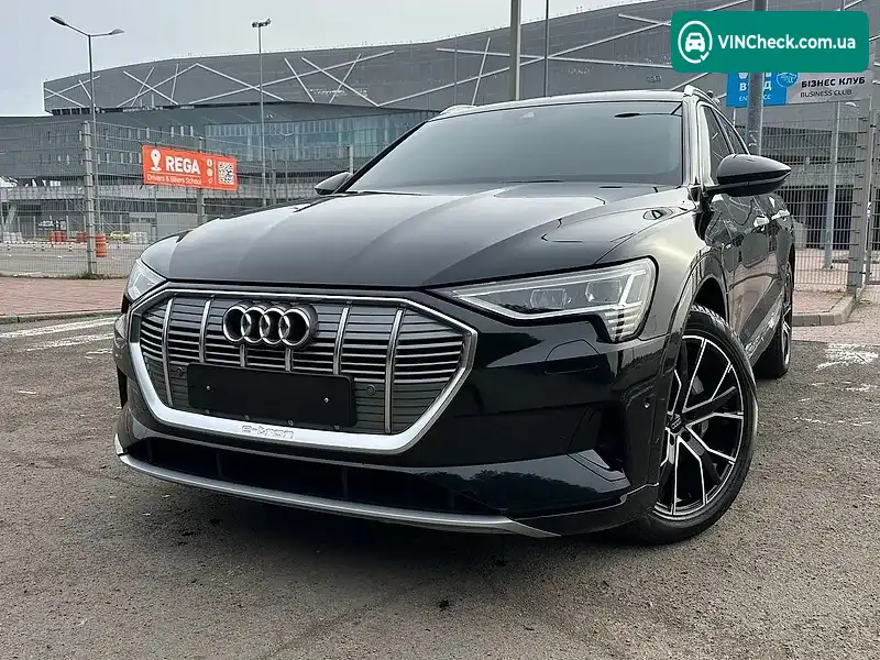 Audi e-tron 2019, фото з оголошення 1 з 20, VIN WAUZZZGE2LB015236