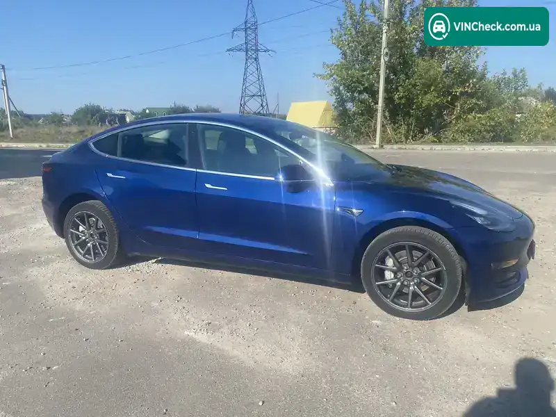 Tesla Model 3 2019, фото з оголошення 2 з 18, VIN 5YJ3E1EB4KF210930