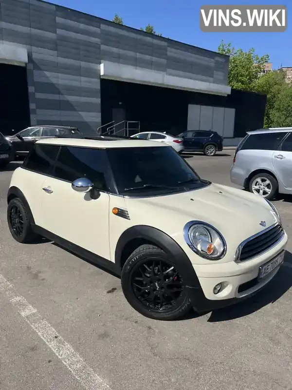 MINI Hatch 2007, фото з оголошення 1 з 21, VIN WMWME31050TL73324