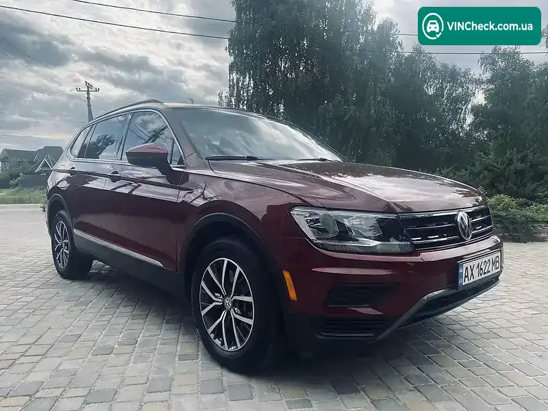 Volkswagen Tiguan 2018, фото з оголошення 2 з 20, VIN 3VV3B7AX4JM215473