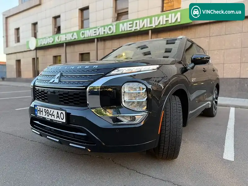 Mitsubishi Outlander 2024, фото з оголошення 1 з 20, VIN JA4T5WA95RZ627567