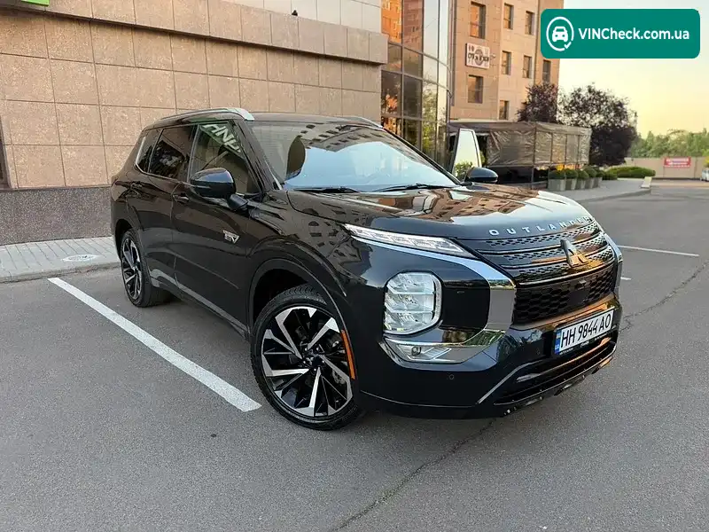 Mitsubishi Outlander 2024, фото з оголошення 2 з 20, VIN JA4T5WA95RZ627567