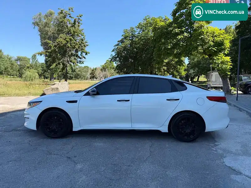 Kia Optima 2016, фото з оголошення 2 з 20, VIN 5XXGU4L33GG069399