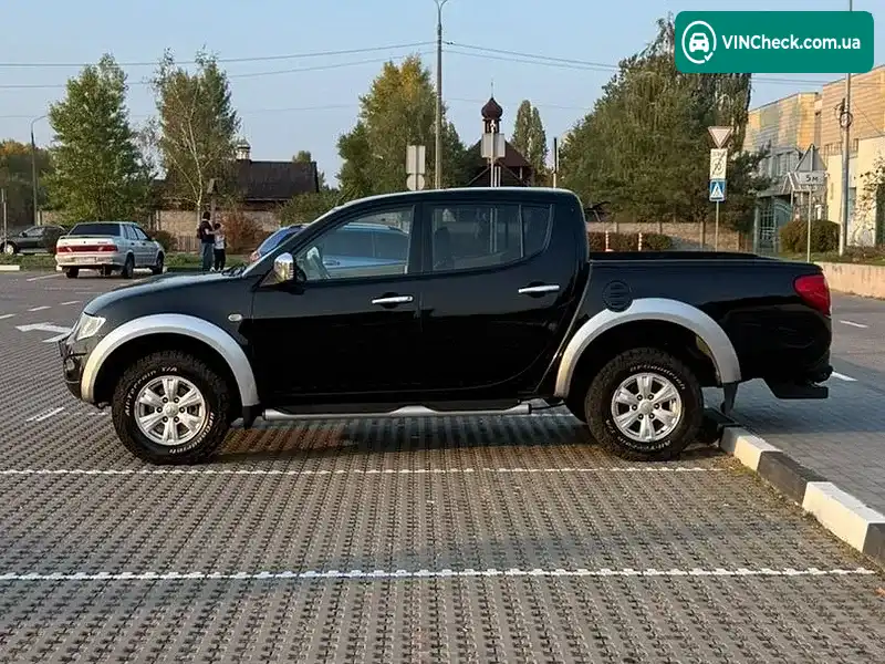 Mitsubishi L 200 2011, фото з оголошення 2 з 12, VIN MMCJRKB40BDZ20198