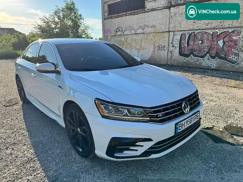 Volkswagen Passat 2017, фото з оголошення 1 з 17, VIN 1VWDT7A33HC084283