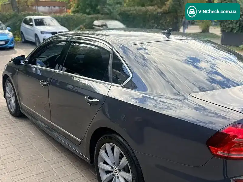 Volkswagen Passat 2017, фото з оголошення 1 з 14, VIN 1VWDT7A31HC067398