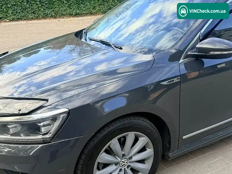Volkswagen Passat 2017, фото з оголошення 2 з 14, VIN 1VWDT7A31HC067398