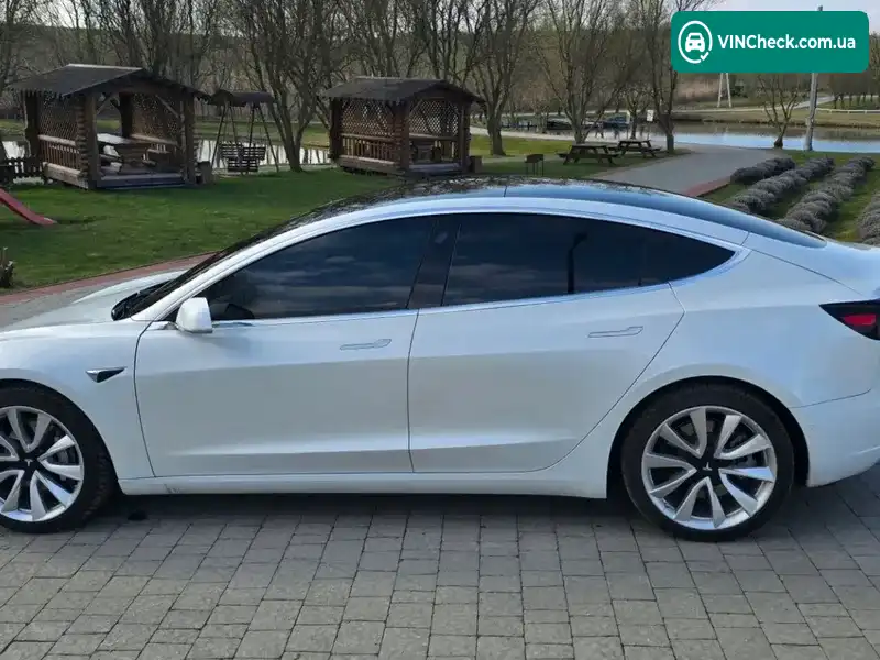 Tesla Model 3 2020, фото з оголошення 2 з 20, VIN 5YJ3E1EA6LF661480