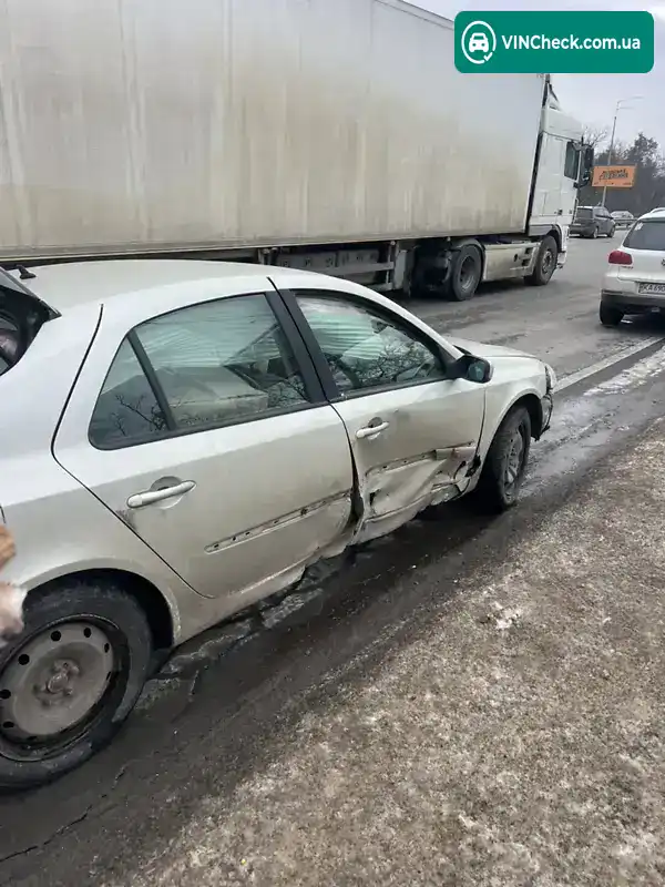 Renault Laguna 2003, фото з оголошення 2 з 9, VIN VF1BG0M0528276429