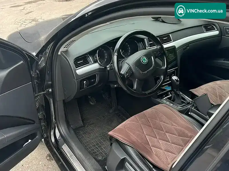 Skoda Superb 2011, фото з оголошення 2 з 5, VIN TMBAJ73T3C9018797