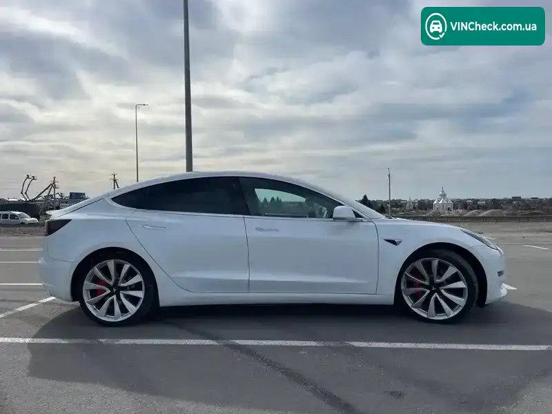 Tesla Model 3 2019, фото з оголошення 2 з 11, VIN 5YJ3E7EB8KF423107