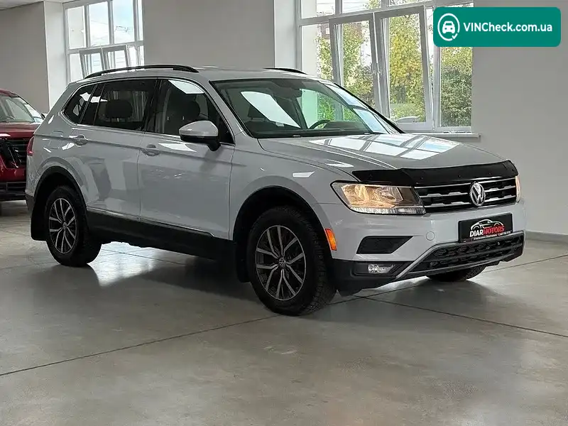 Volkswagen Tiguan 2018, фото з оголошення 2 з 10, VIN 3VV2B7AX4JM182003