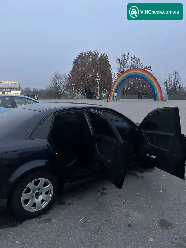 Audi A4 2002, фото з оголошення 2 з 20, VIN WAUZZZ8E93A178700
