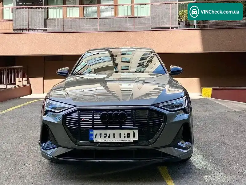 Audi e-tron 2022, фото з оголошення 1 з 14, VIN WAUZZZGE9NB024082