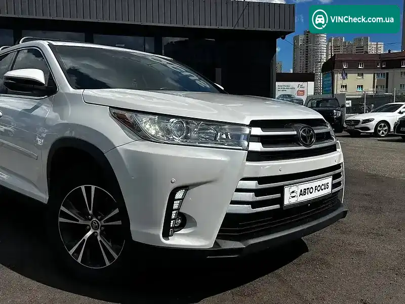 Toyota Highlander 2018, фото з оголошення 2 з 20, VIN 5TDBZRFH2KS918557