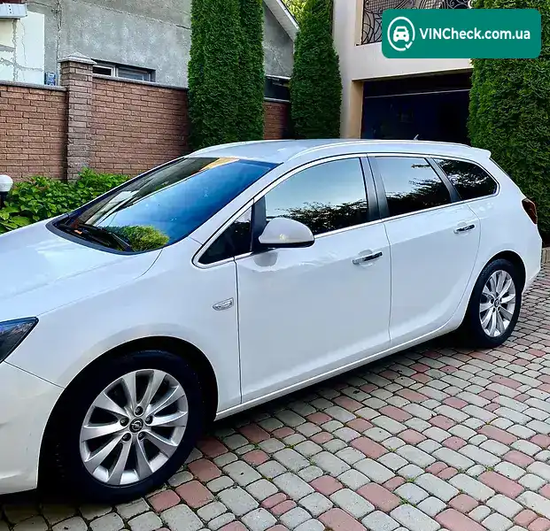 Opel Astra 2013, фото з оголошення 2 з 20, VIN W0LPE8EN8D8037936
