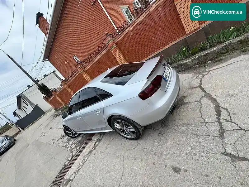 Audi A4 2011, фото з оголошення 2 з 7, VIN WAUKFAFL1CN012757