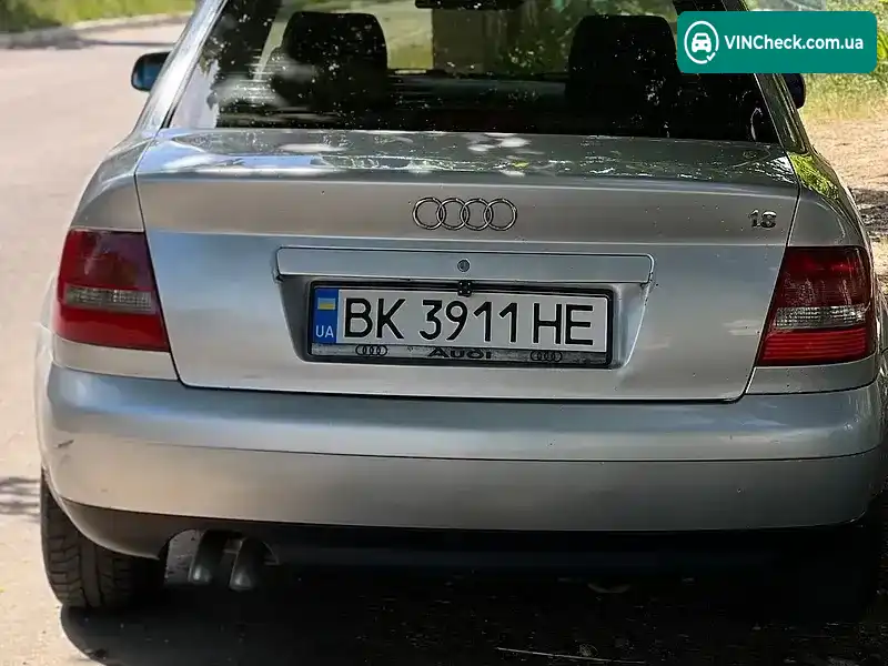 Audi A4 2000, фото з оголошення 2 з 9, VIN WAUZZZ8DZYA204547