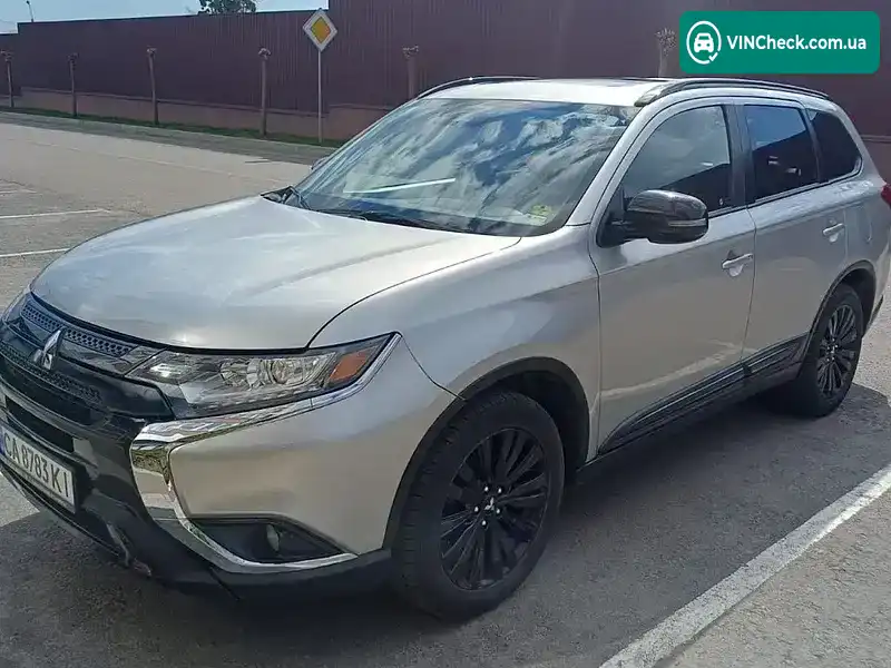Mitsubishi Outlander 2020, фото з оголошення 1 з 20, VIN JA4AZ3A38LZ030247