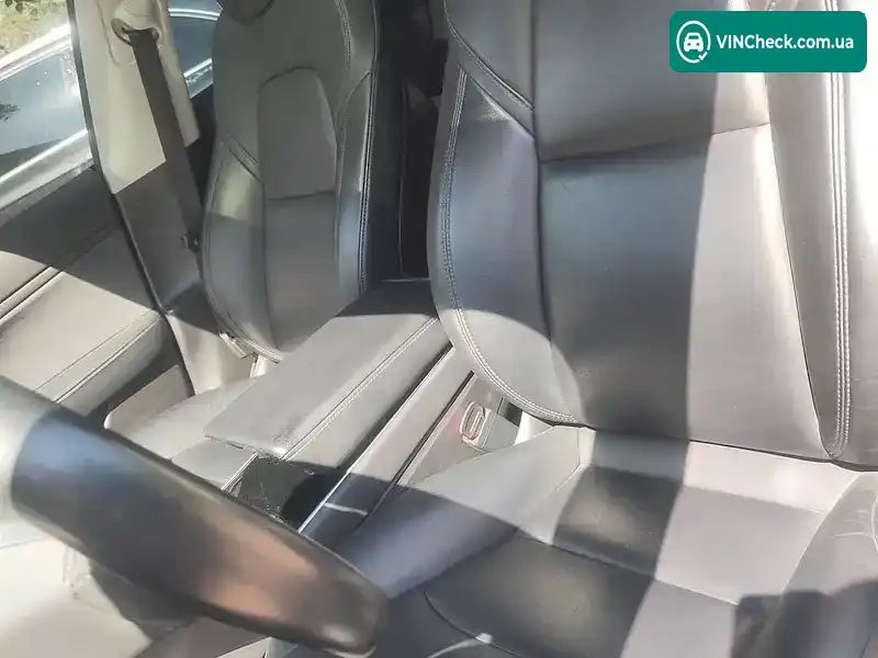 Tesla Model 3 2019, фото з оголошення 2 з 17, VIN 5YJ3E1EAXKF306178