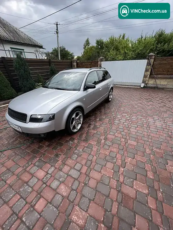 Audi A4 2002, фото з оголошення 2 з 20, VIN WAUZZZ8E13A117583