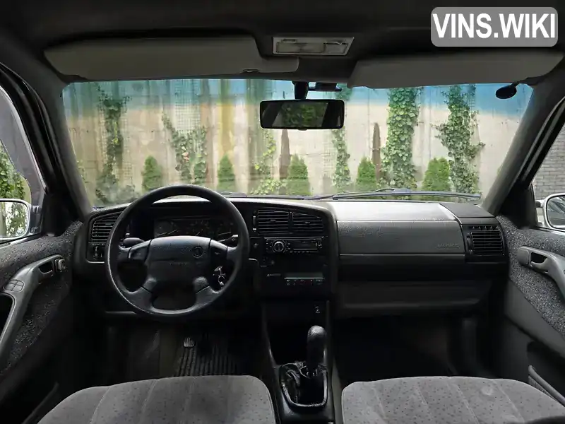 Volkswagen Passat 1994, фото з оголошення 2 з 21, VIN WVWZZZ3AZSE035459