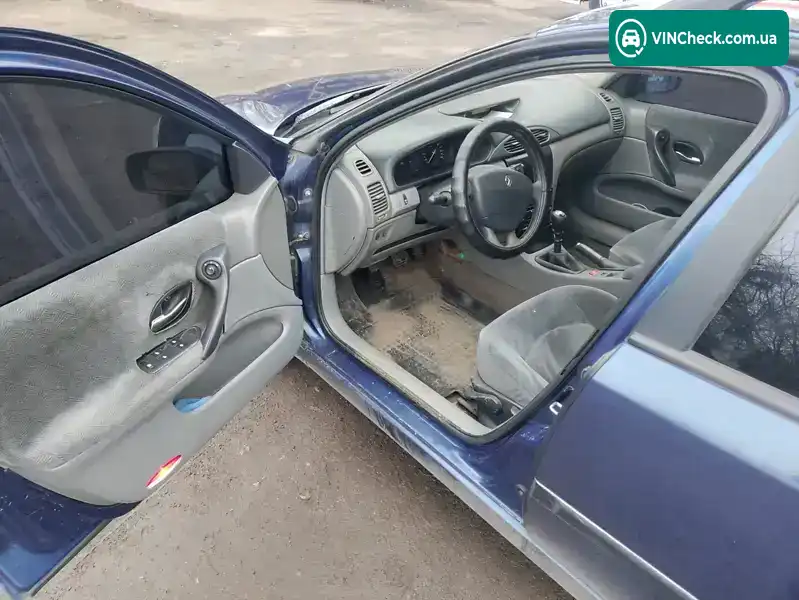Renault Laguna 2002, фото з оголошення 2 з 10, VIN VF1KG0R0627336667