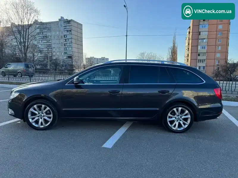 Skoda Superb 2011, фото з оголошення 2 з 18, VIN TMBJB73T7C9011090